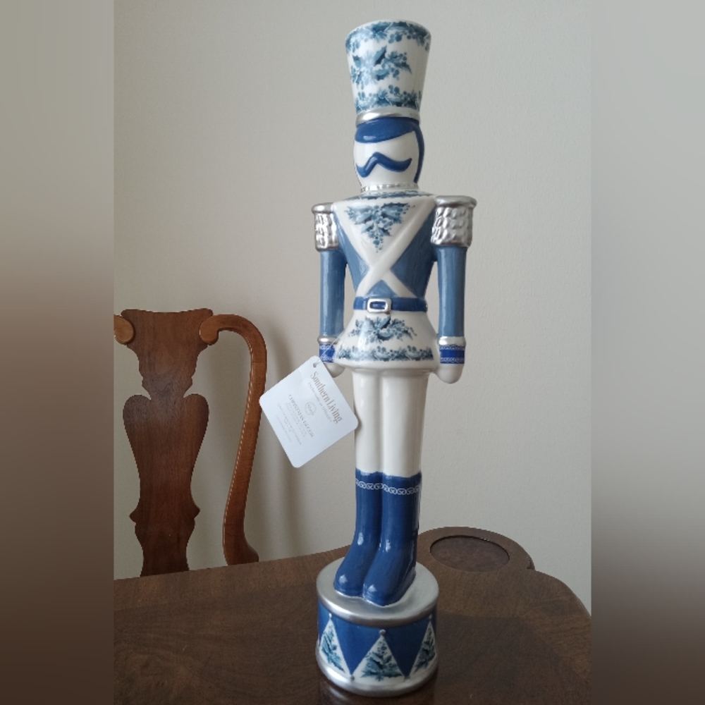 Merry and Bright Collection Chinoiserie Ceramic Large Nutcracker - Picture 12 of 13